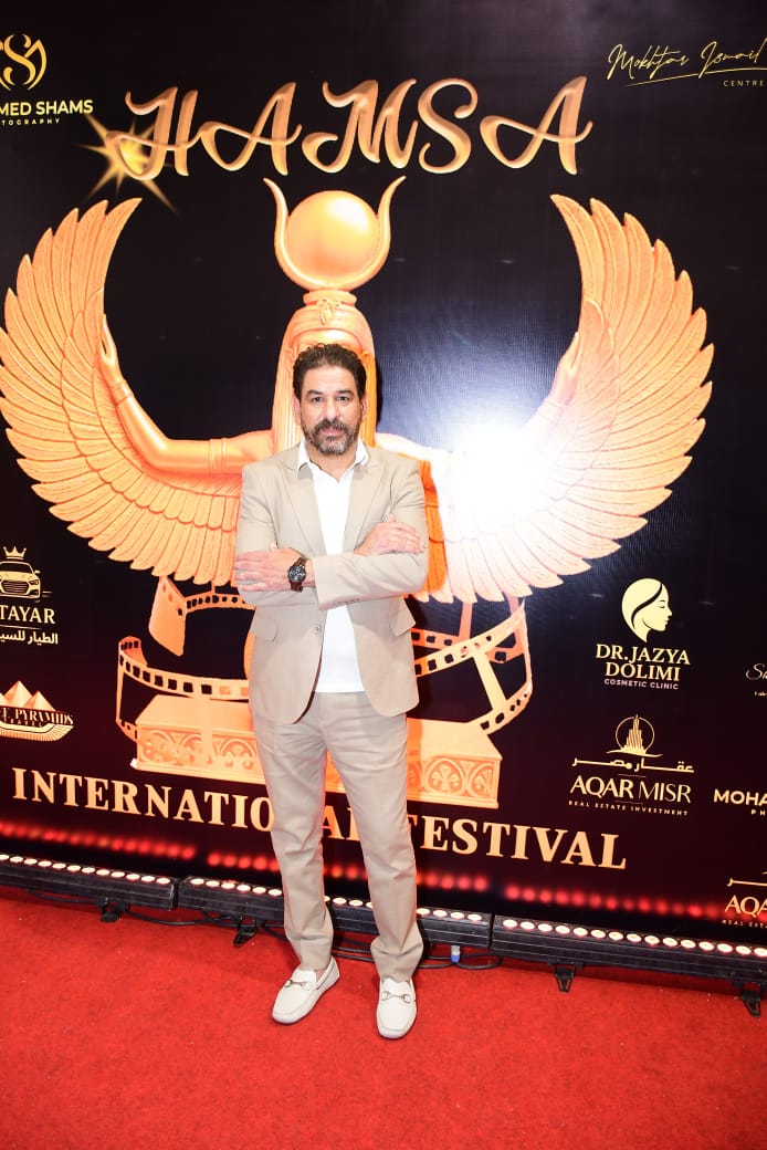 <strong>علي الشامل</strong>