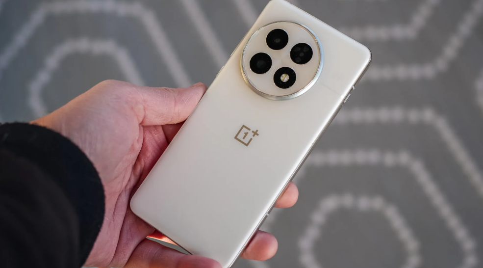 هاتف OnePlus 13