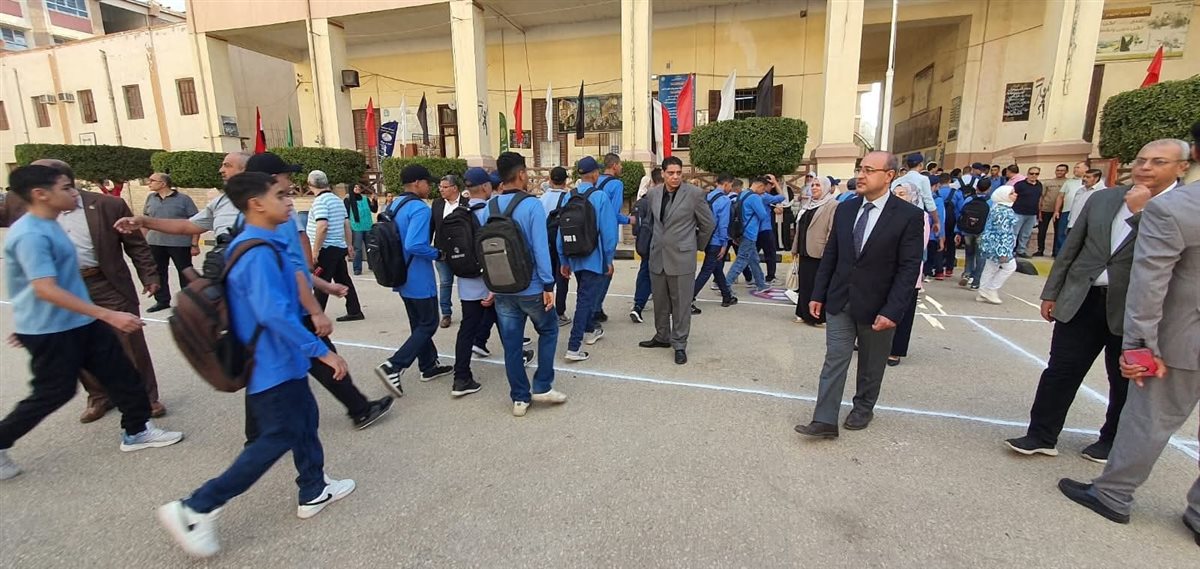 صور &nbsp;من متابعة المدارس في أول يوم&nbsp;
