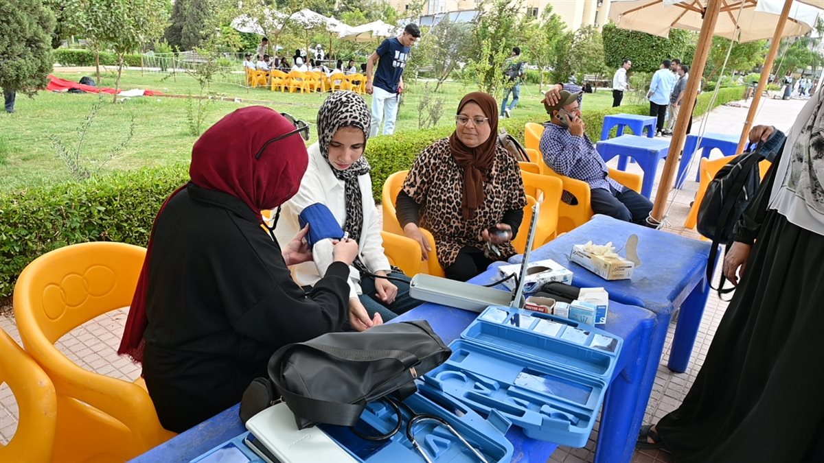 طلاب جامعة الفيوم فى اول يوم دراسى&nbsp;