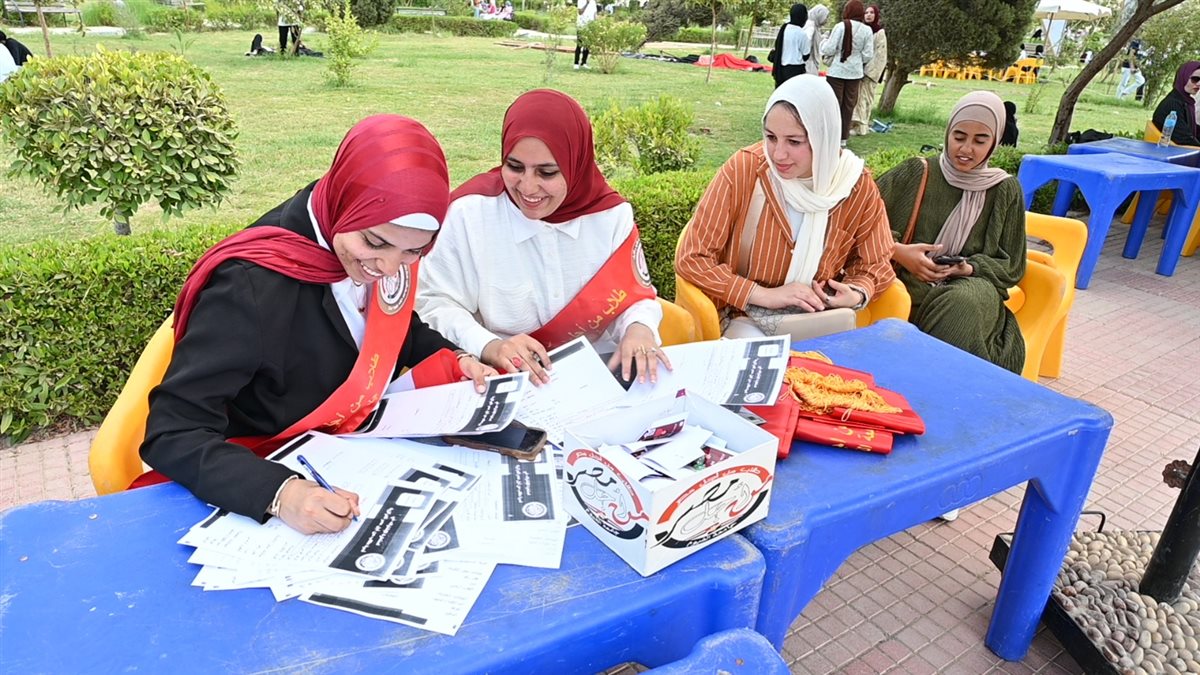 طلاب جامعة الفيوم فى اول يوم دراسى&nbsp;
