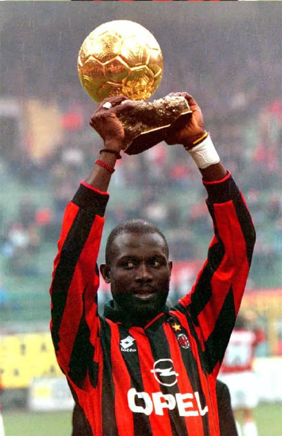 جورج ويا الفائز بالكرة الذهبية 1995