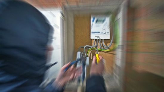 افصل الكهرباء عن الأجهزة فورا في هذه الحالة&nbsp;