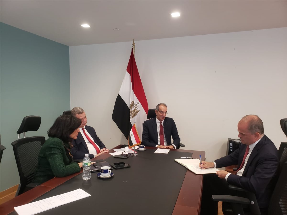 وزير الاتصالات المصري