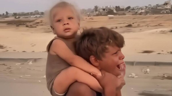 <strong>طفلي غزة النازحين</strong>