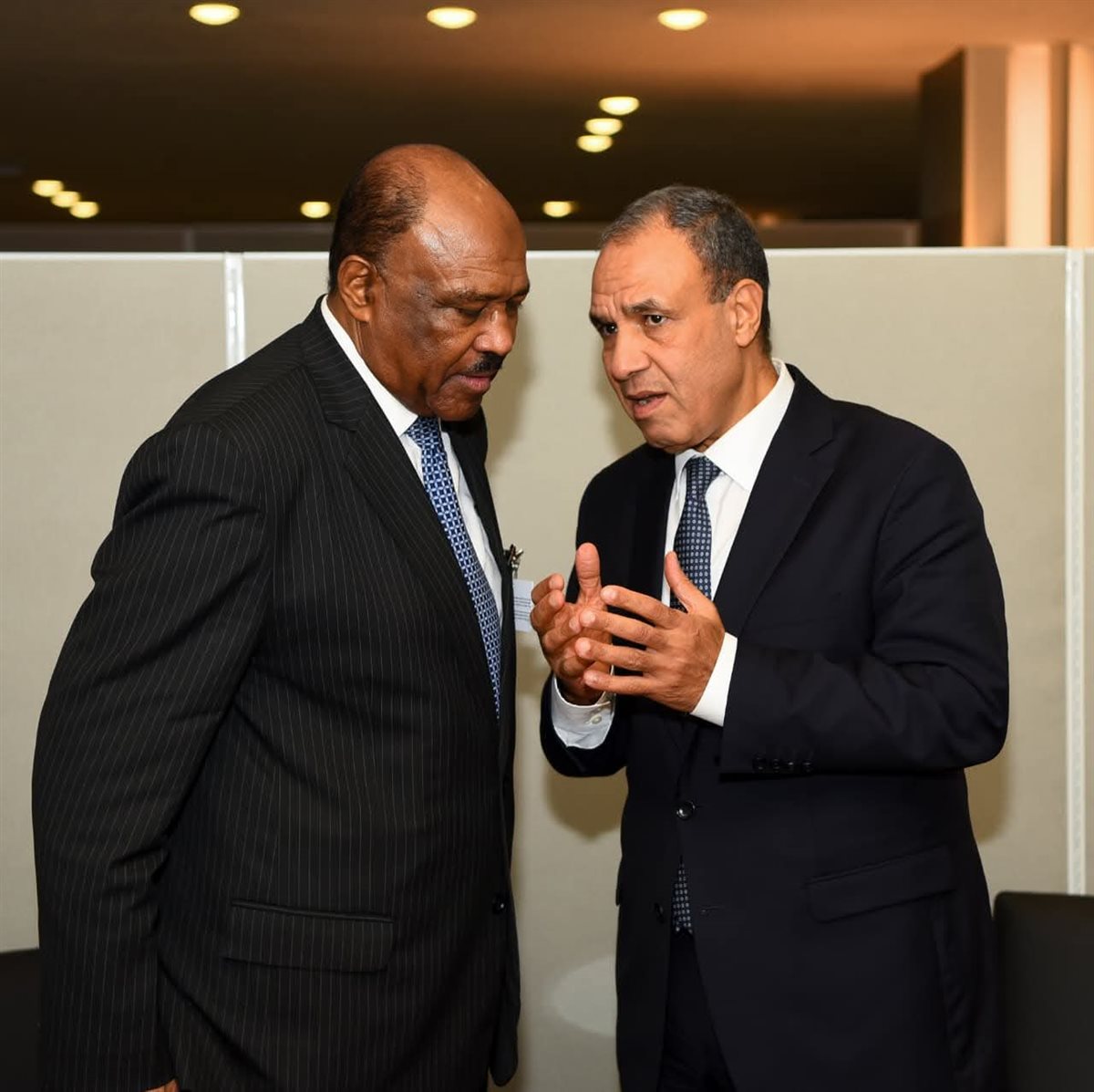 وزير الخارجية مع نظيره السوداني