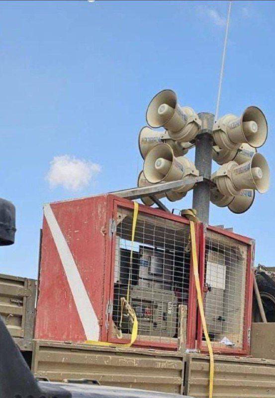 نتنياهو يعلن السيطرة على هواتف سكان غزة