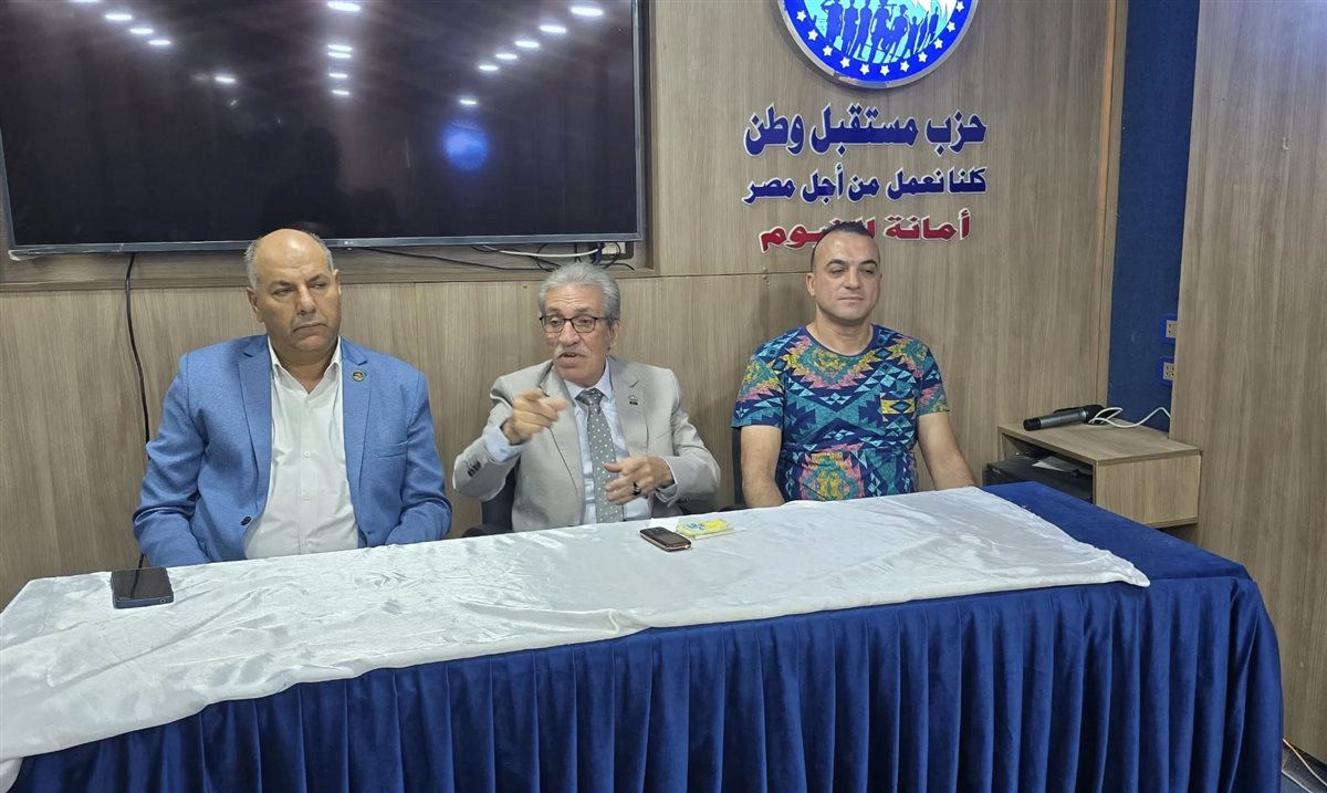 أحمد صبرى البكباشى &nbsp;الامين المساعد للحزب أثناء اللقاء