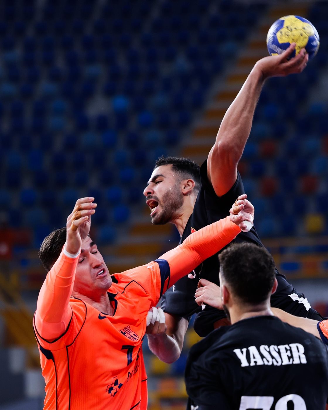 الأهلي وبرشلونة