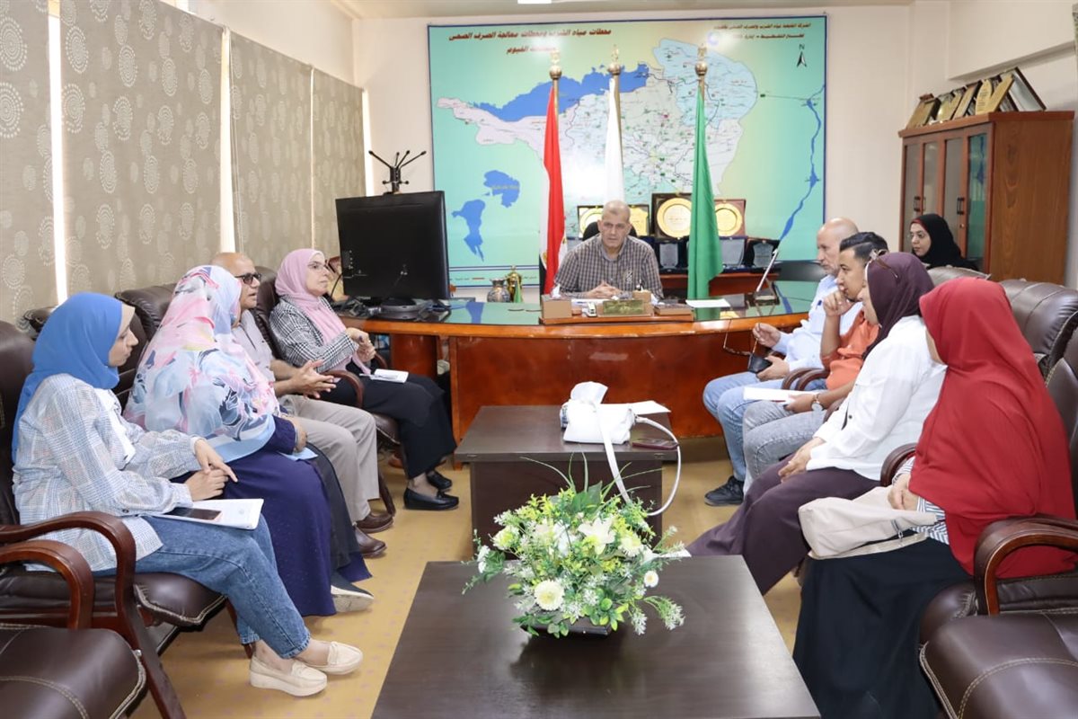رئيس &nbsp;شركة مياه الفيوم اثناء اللقاء