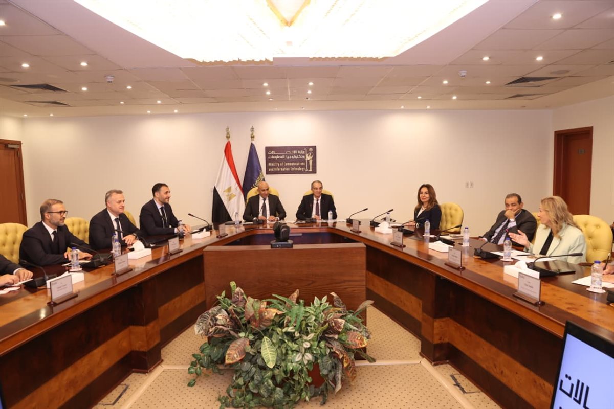 عمرو طلعت وزير الاتصالات وتكنولوجيا المعلومات&nbsp;