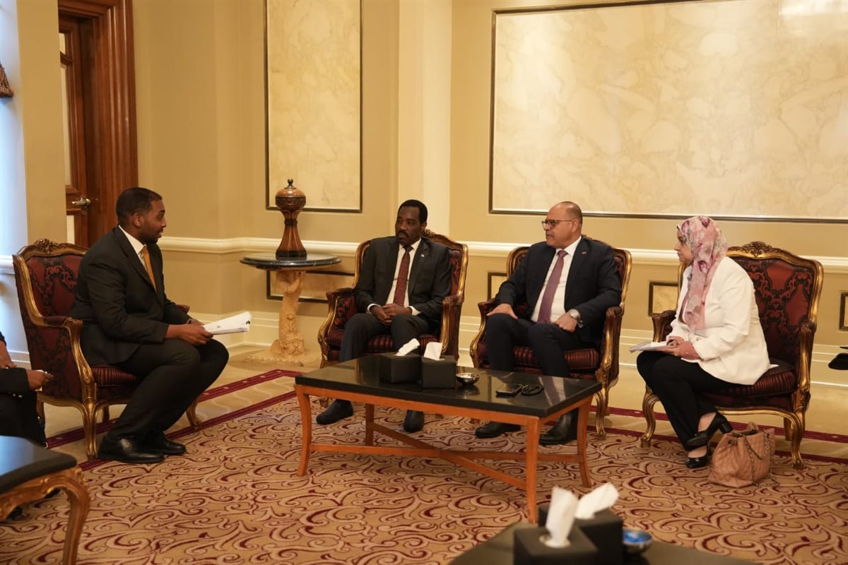 وزي العمل ونظيرة السوداني&nbsp;
