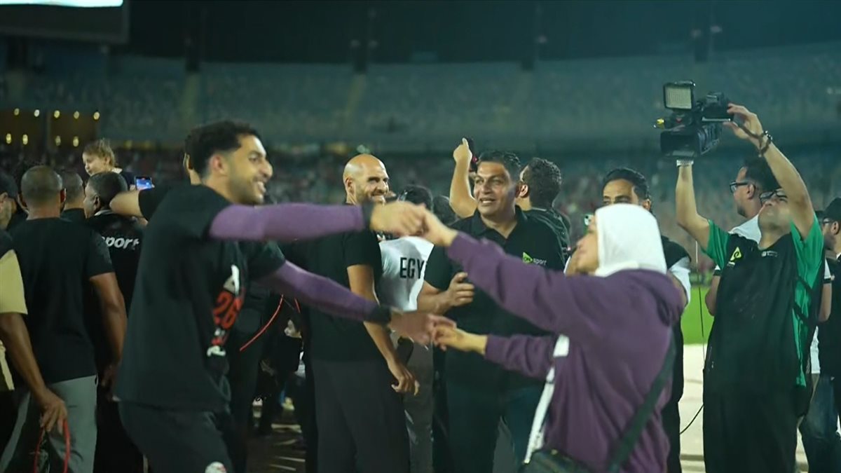 مصطفى شوبير ووالدته 