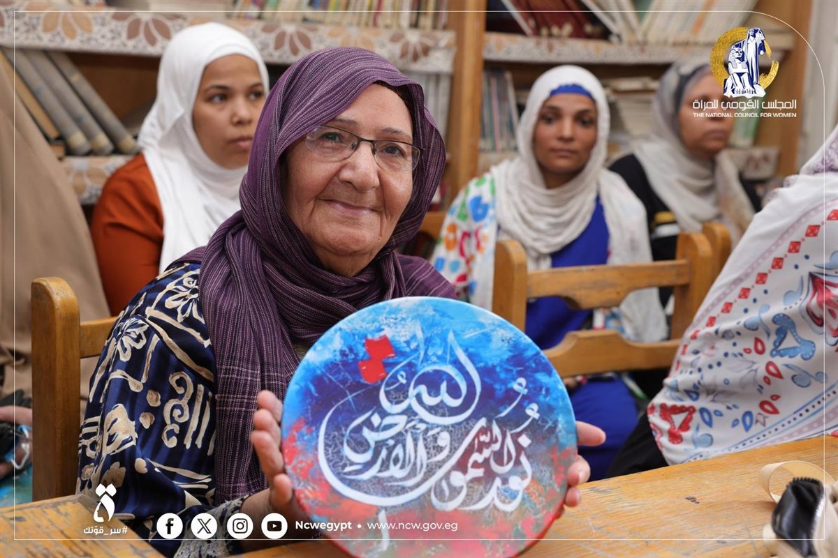<strong>إحدي المشاركات في مبادرة أنتِ الحياة</strong>