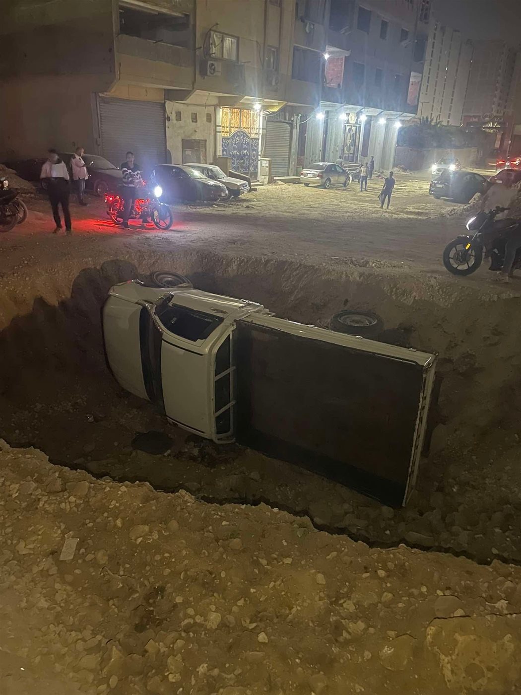 سقوط سيارة نقل