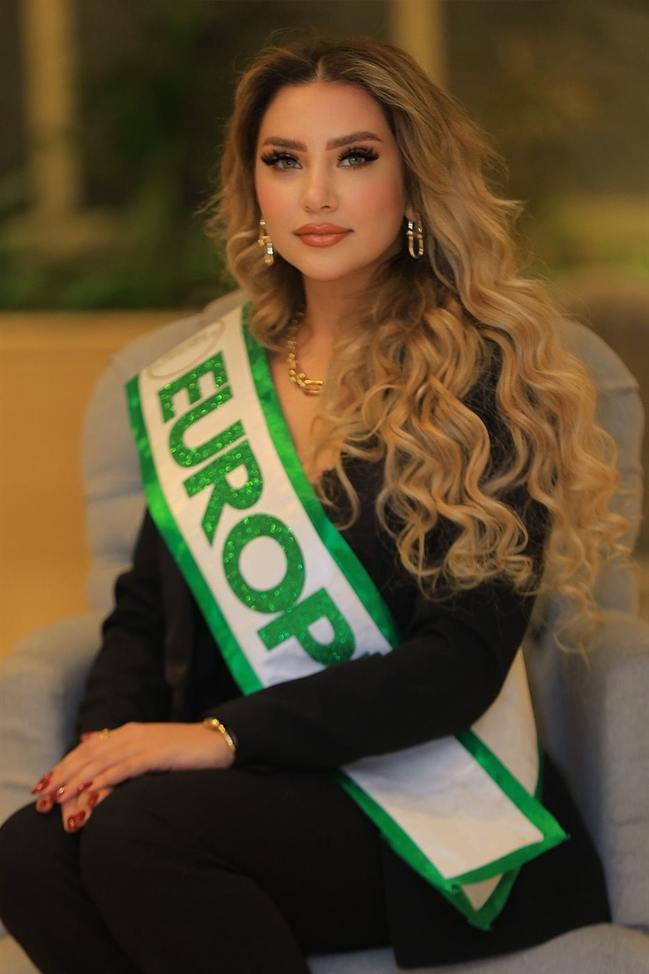 <strong>ملكات جمال العرب</strong>