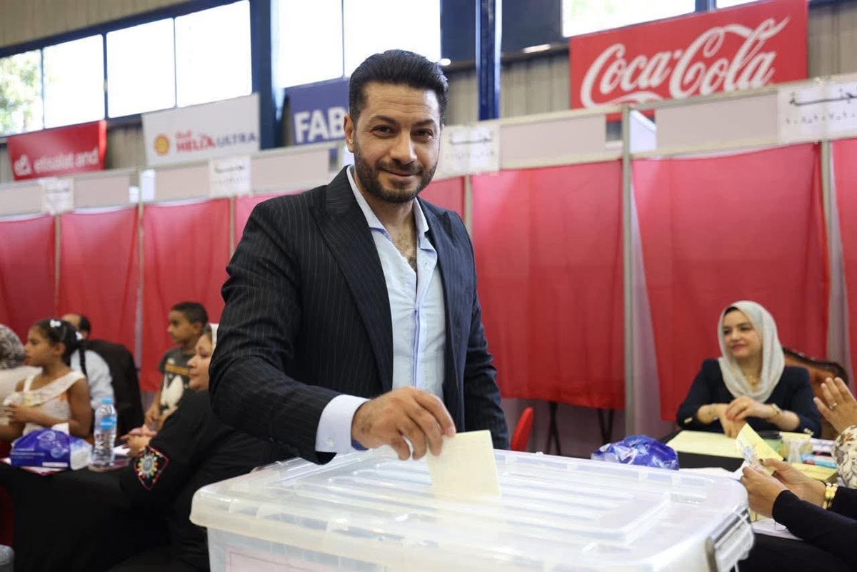 شريف عبد الفضيل يدلي بصوته في انتخابات الأهلي&nbsp;