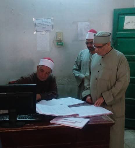 وكيل وزارة اوقاف الفيوم اثناء الجولة