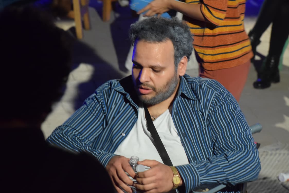 <strong>العرض المسرحي 