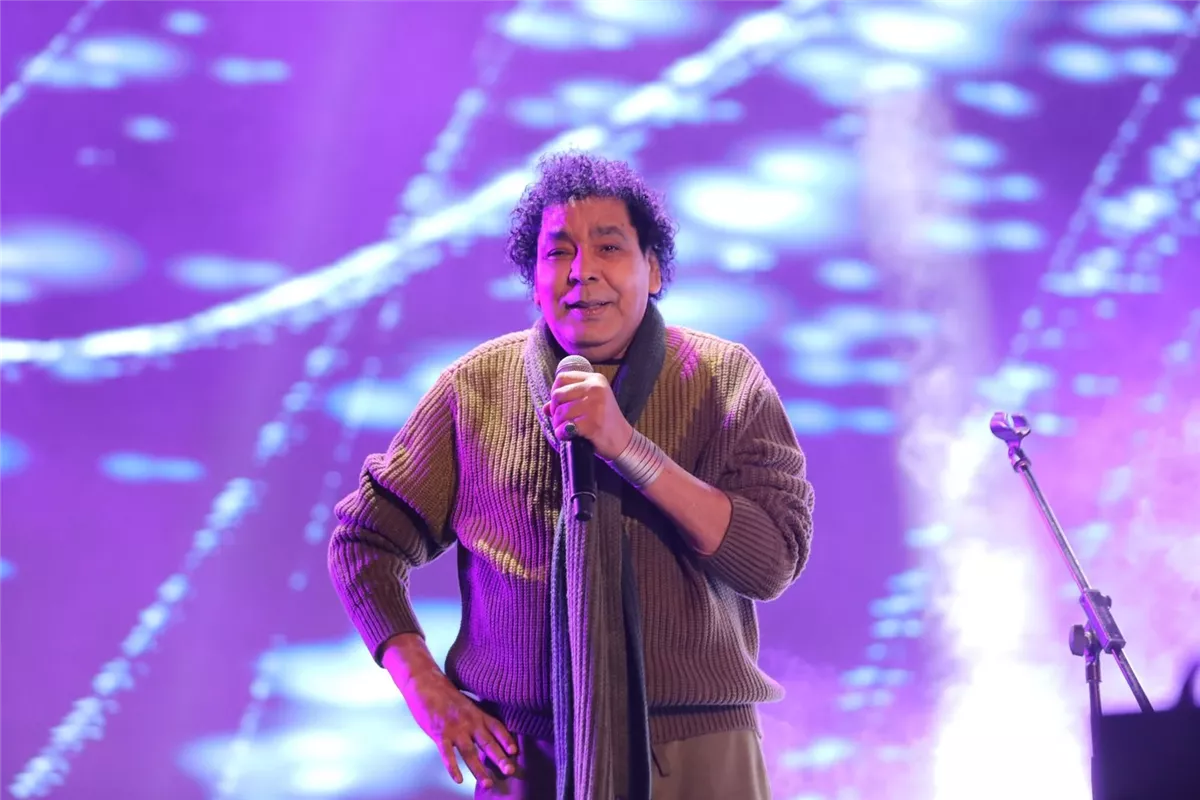 <strong>محمد منير</strong>