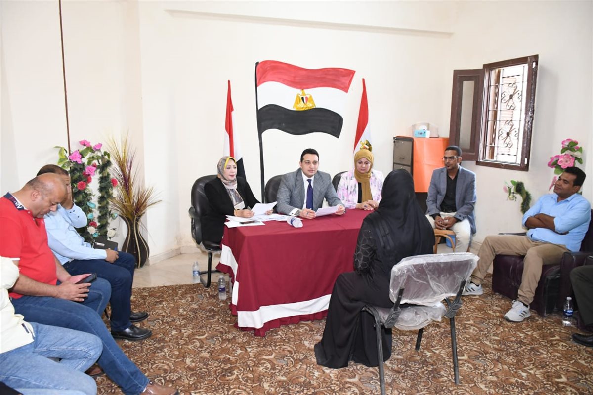 الدكتور محمد التونى نائب محافظ الفيوم اثناء اللقاء