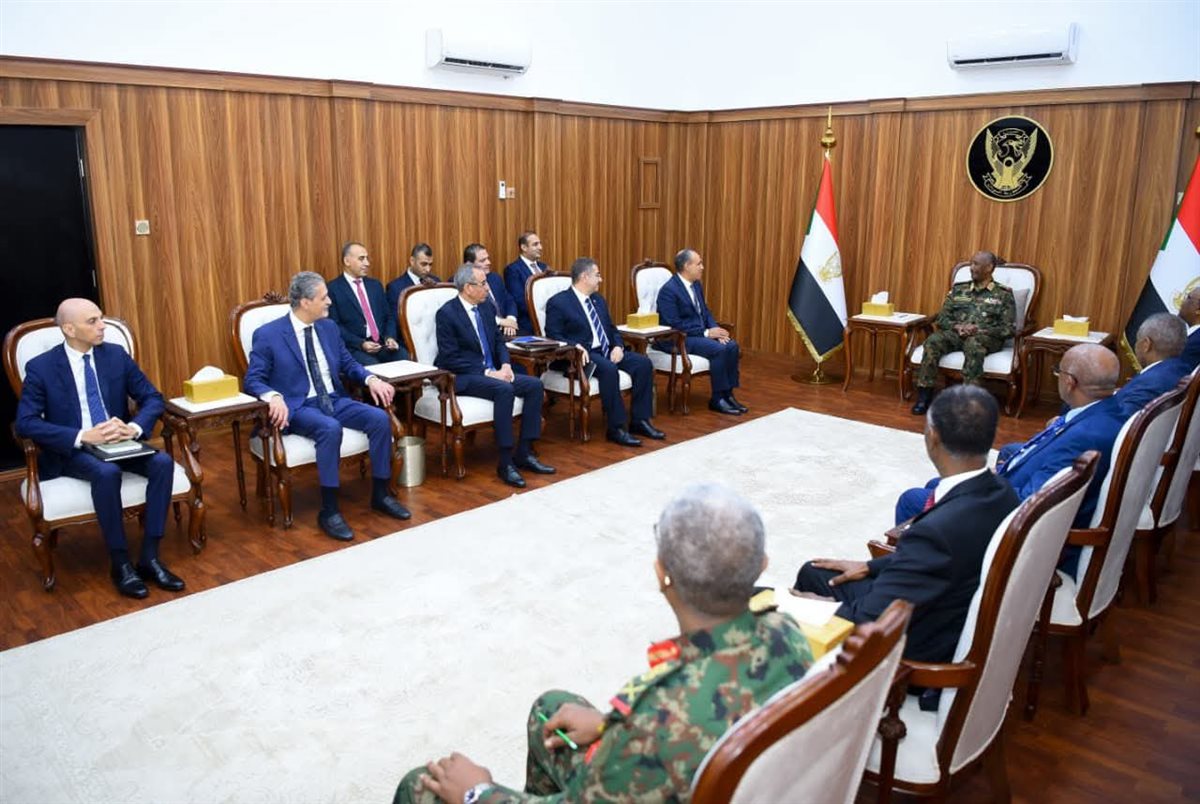 وزير الخارجية ورئيس مجلس السيادة السوداني