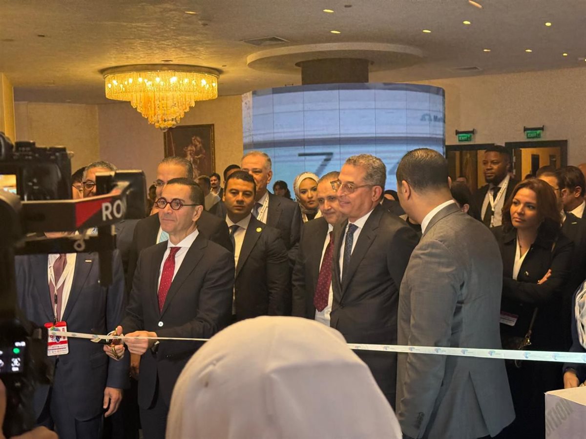الافتتاح
