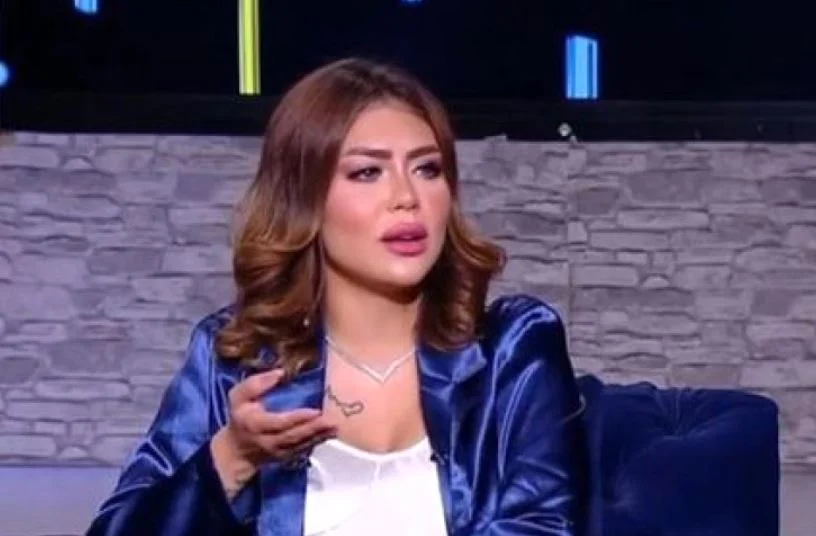 <strong>البلوجر هدير عبد الرازق</strong>
