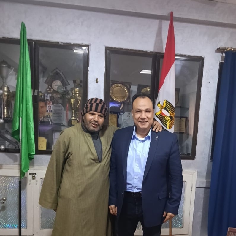 وكيل الشباب والرياضة بالفيوم يستقبل مواطنا