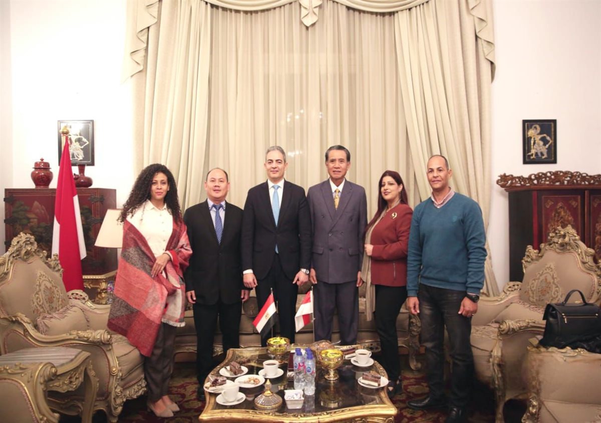 <strong>لقاء طارق سعده بالسفير الدكتور لطفي رؤوف</strong>