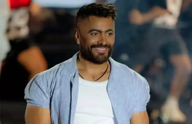 <strong>تامر حسني</strong>