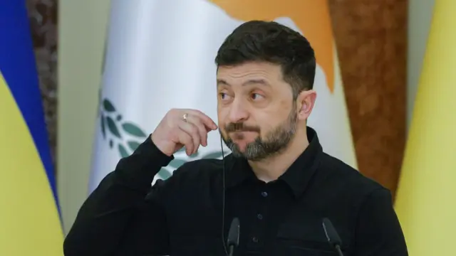 <strong>زيلينسكي&nbsp;</strong>