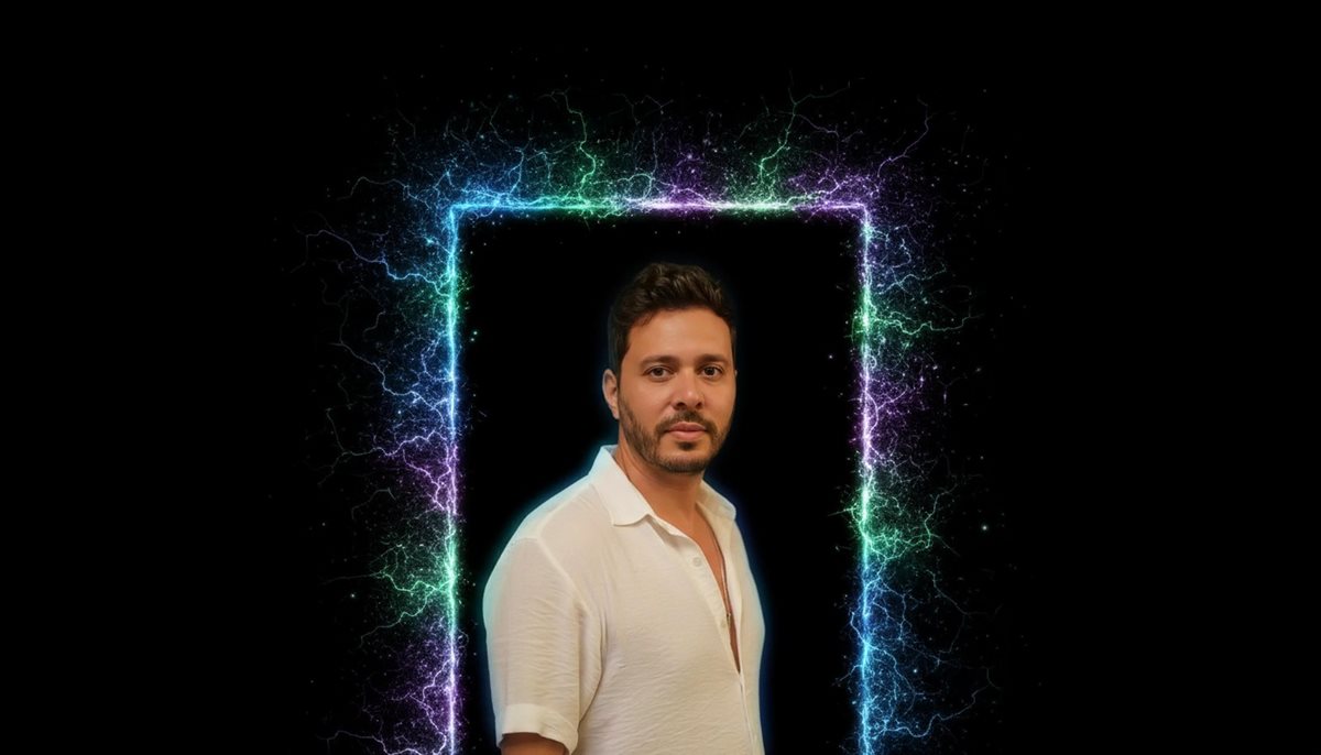 <strong>أحمد سمير</strong>