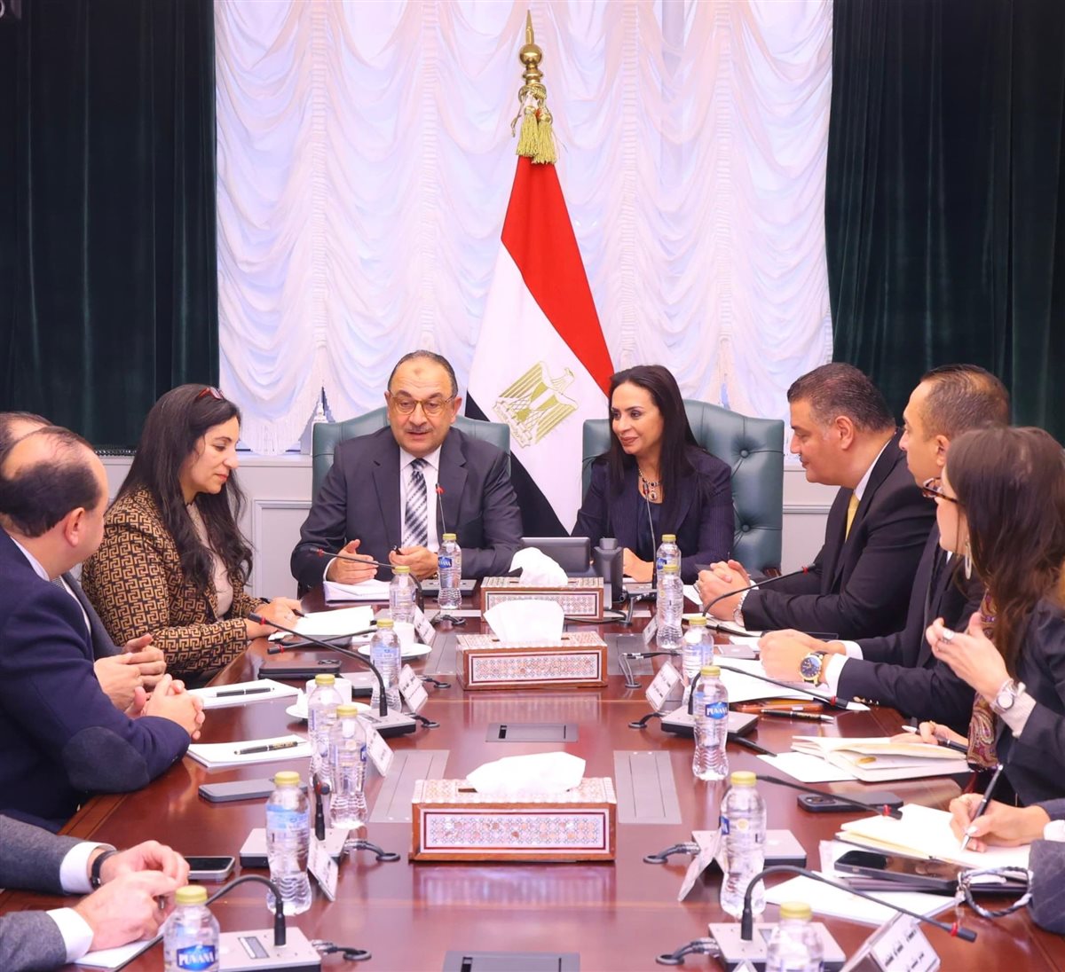 <strong>مشروعات صناعية توفر آلاف فرص العمل</strong>