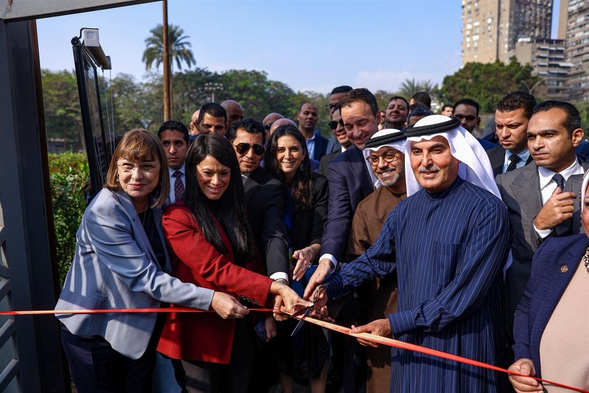 <strong>&nbsp;وزير الشباب والرياضة و وزيرة التخطيط</strong>