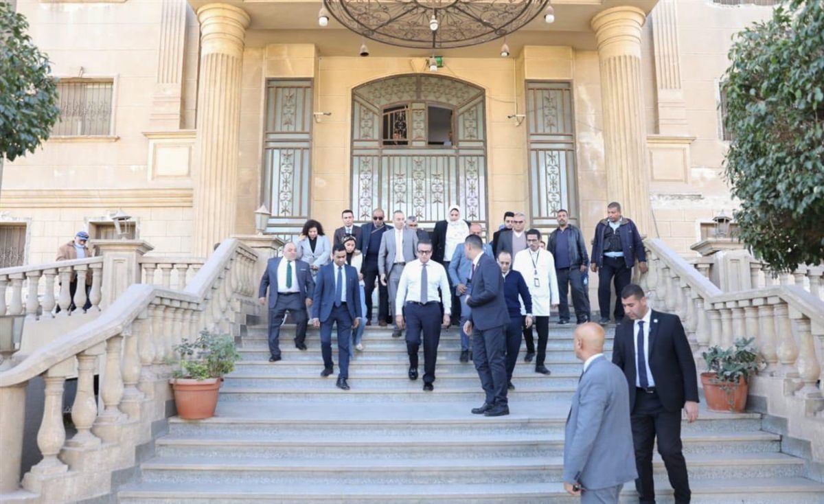 <strong> رئيس مجلس الوزراء</strong>