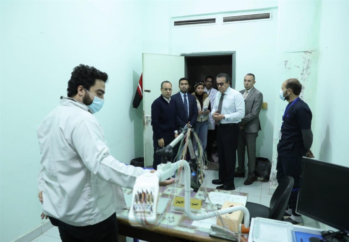 <strong> رئيس مجلس الوزراء</strong>