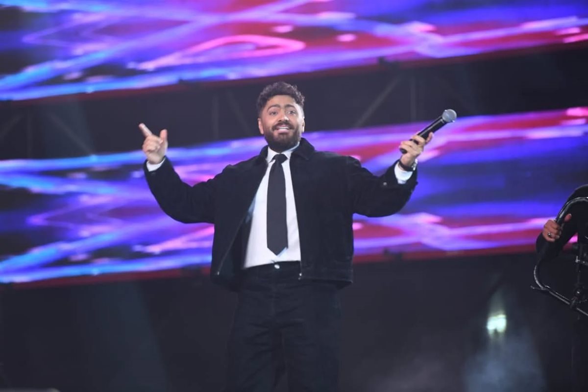 <strong>تامر حسني</strong>