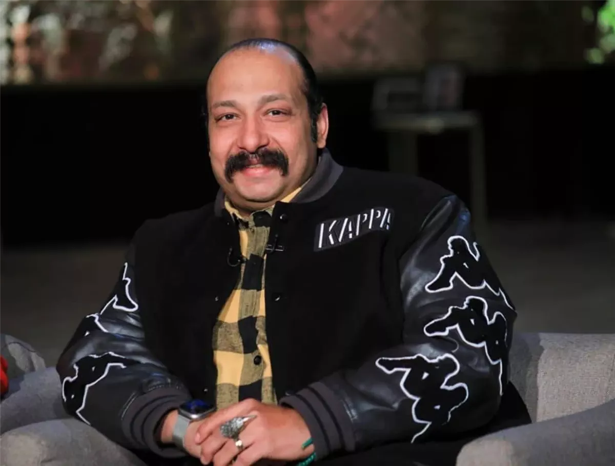 <strong>محمد ثروت</strong>