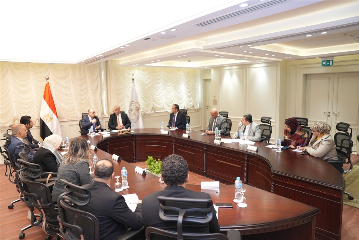 وزير التعليم ورئيس الهيئة العامة للرقابة المالية
