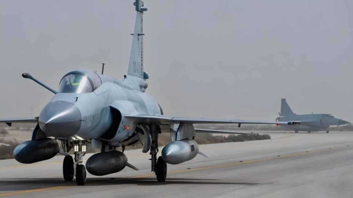 طائرات JF-17 Thunder &nbsp;