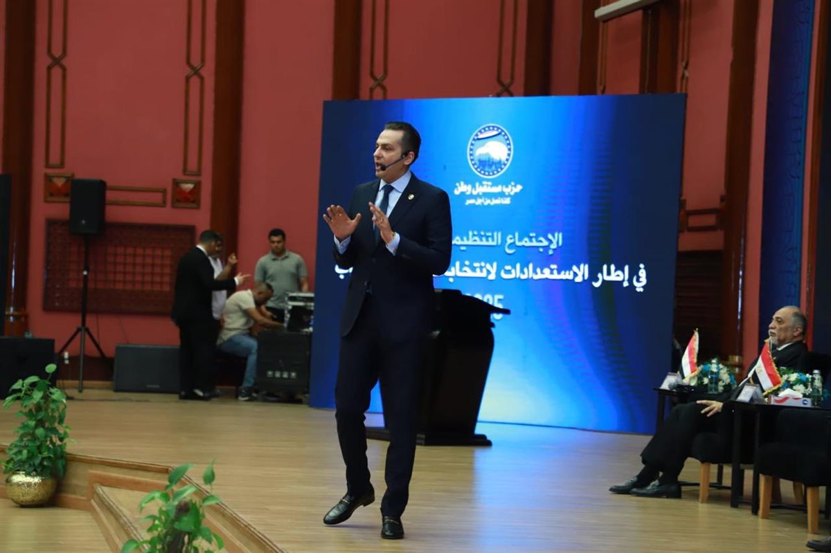 النائب أحمد عبد الجواد