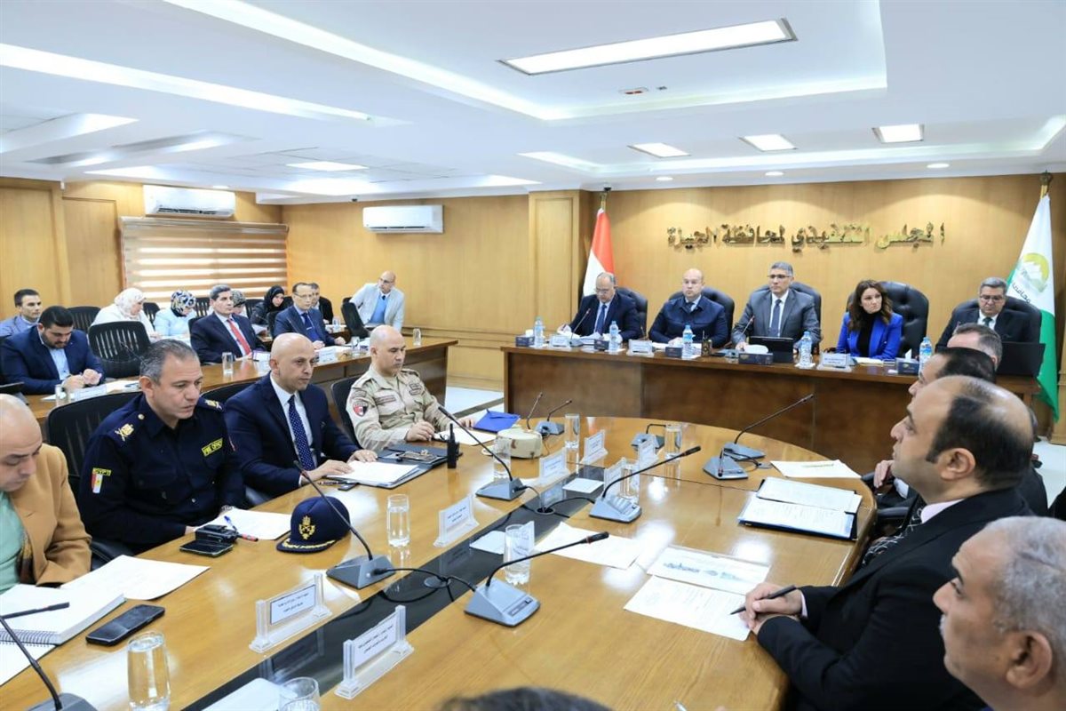 <strong>محافظ الجيزة يشدد على التواجد الميداني في احتفالات عيد الميلاد</strong>