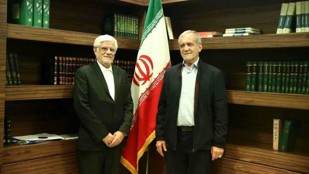 <strong>الرئيس الإيراني يرفض استقالة نائبه الأول&nbsp;</strong>