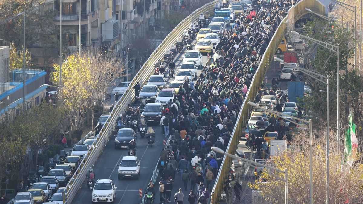 <strong>الاحتجاجات التي اجتاحت مختلف المدن الإيرانية خلال الأيام الأخيرة</strong>
