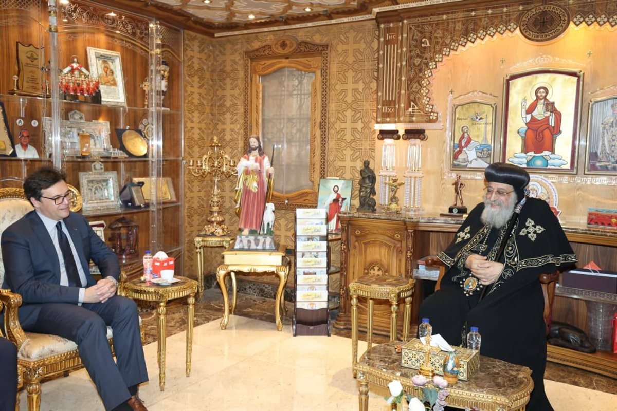 البابا تواضروس يستقبل وزير الثقافة بالكاتدرائية المرقسية لتهنئته بعيد الميلاد المجيد