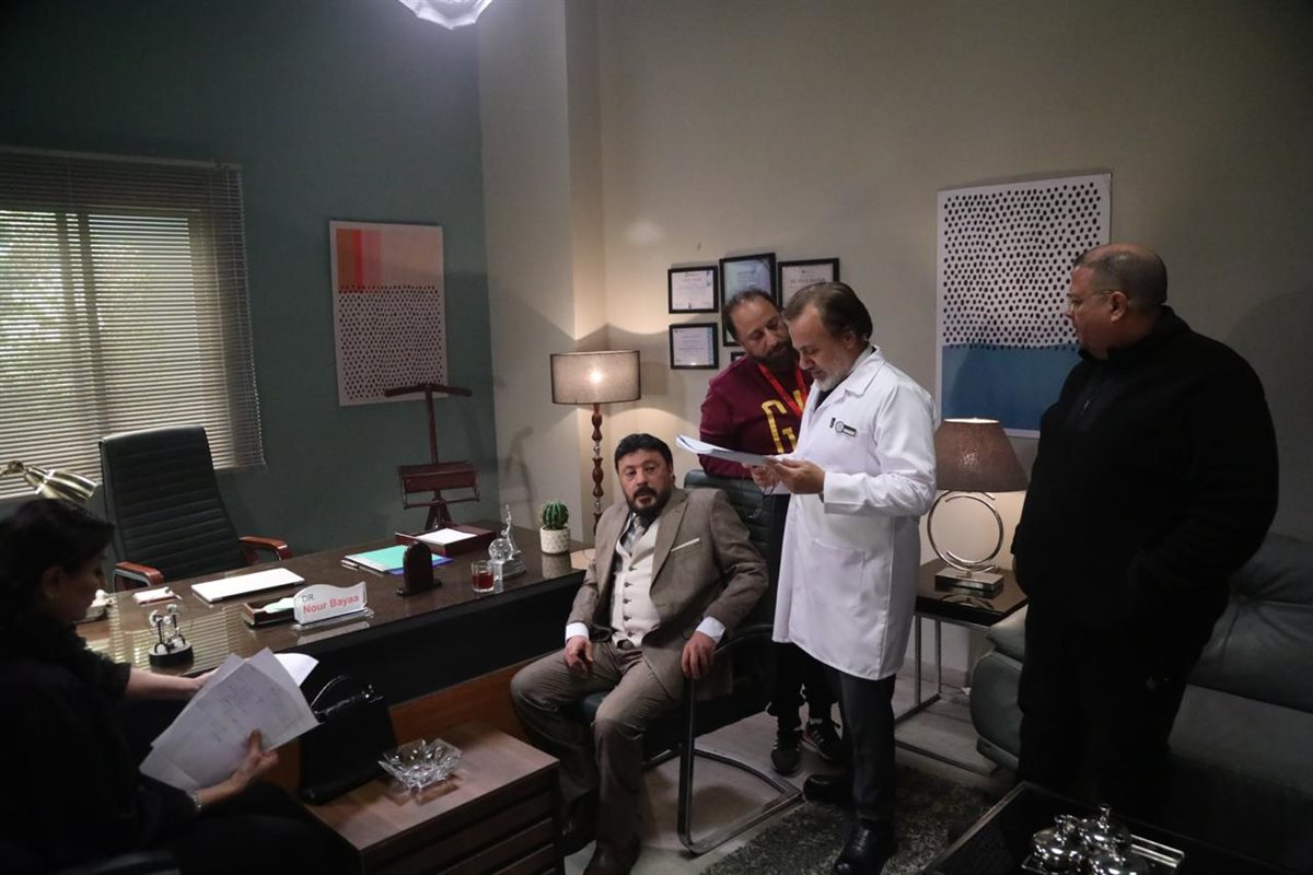 <strong>مسلسل السرايا الصفرا</strong>