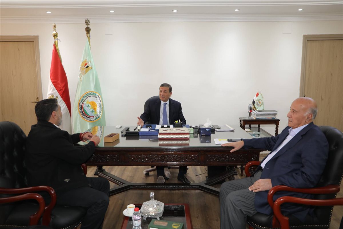 وزير الزراعة يلتقي رئيس اتحاد الدواجن