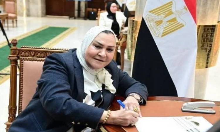 <strong>عبلة الهواري</strong>