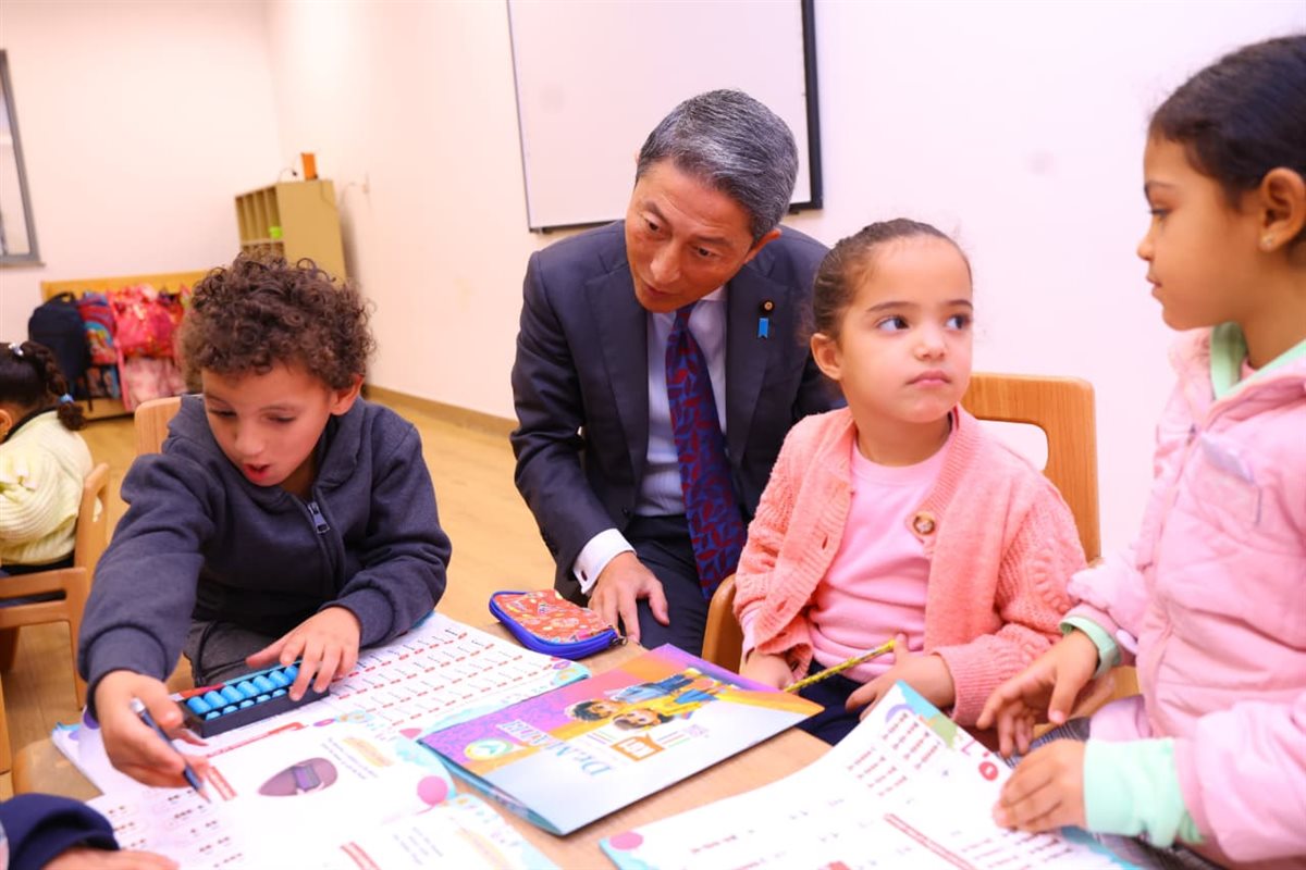 وفد ياباني يتفقد مركز استقبال أبناء العاملين بوزارة التضامن الاجتماعي